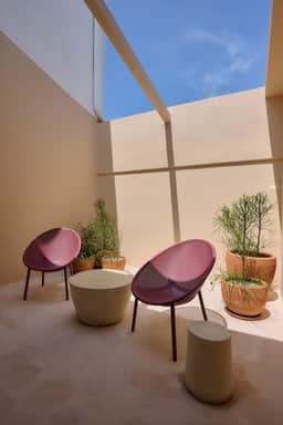 Stylish King Apartment in Oaxaca's Reforma District