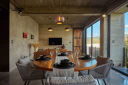 Modern Design Apartment w/ Stunning Mountain Views