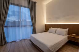 Chic Private Suite Near Historic Center