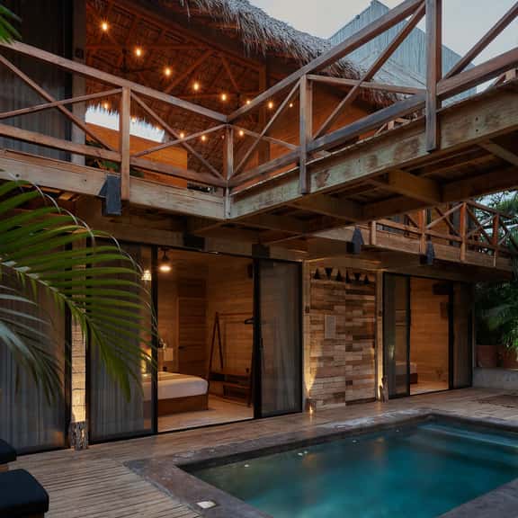 Stylish Boutique Suite, 3 Blocks to Beach - Image 1
