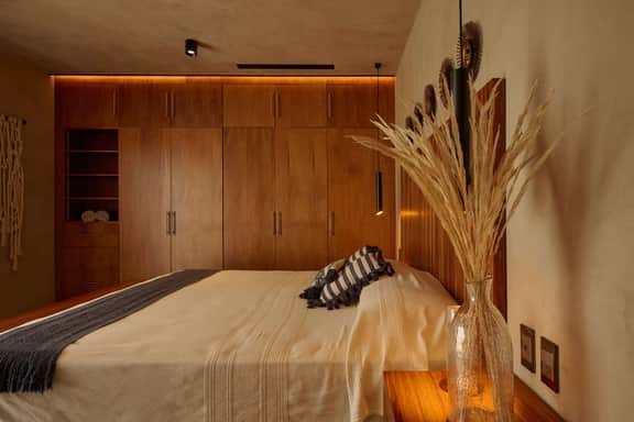 Modern Design Apartment w/ Stunning Mountain Views