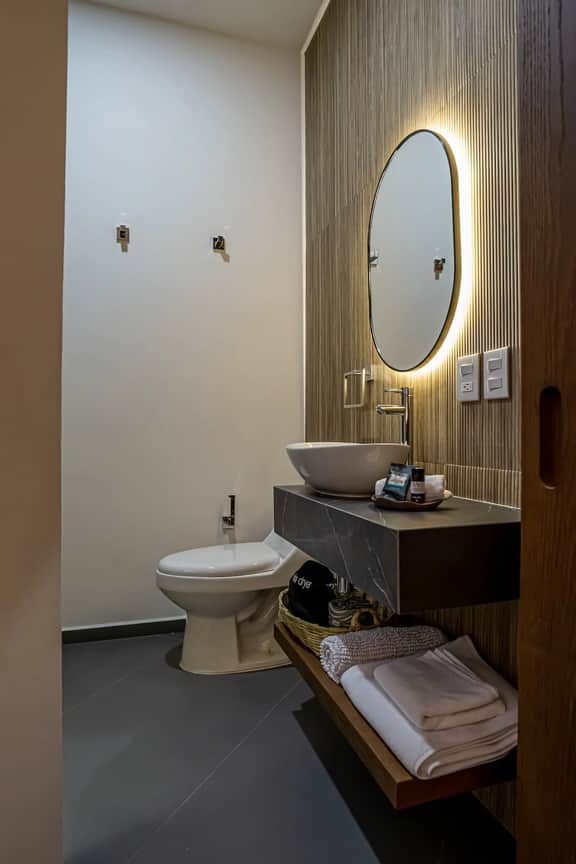 Chic Private Suite Near Historic Center