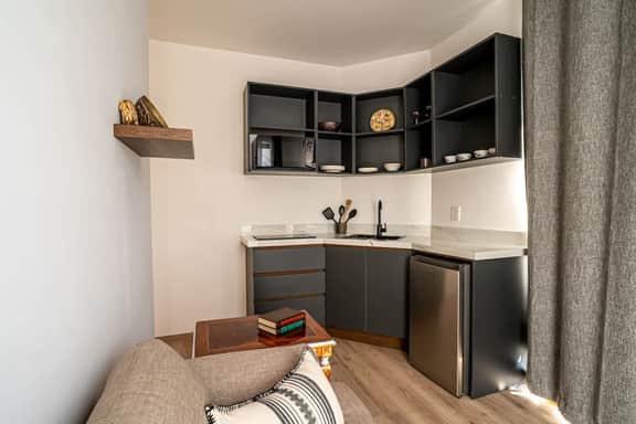 Private Suite near Historic Center, Quiet Lane