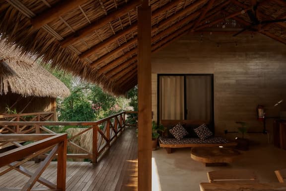 Contemporary Villa Near The Beach