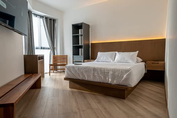 Private Suite near Historic Center, Quiet Lane